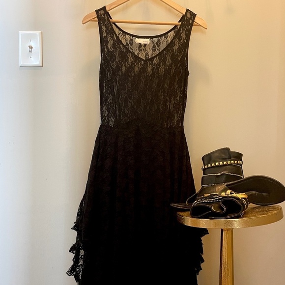 A'Reve Lace Dress in Black – Asymmetrical Hemline, FUN & ELEGANT, small - Picture 1 of 10